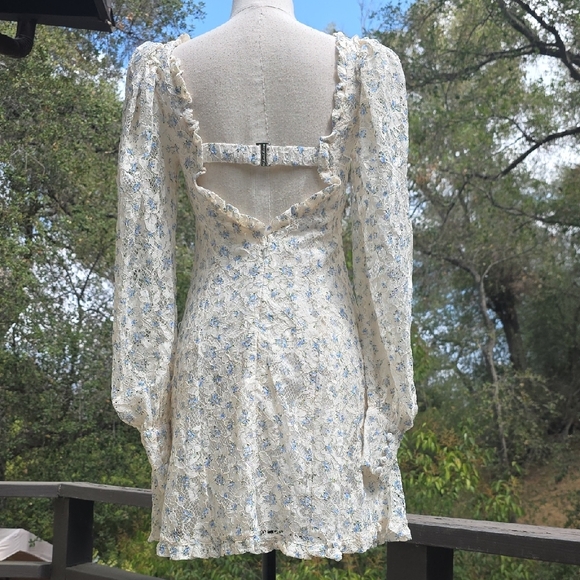 NWT FOR LOVE AND LEMONS DONNA WHITE LACE MINI DRESS WITH BLUE FLORAL PRINT M - Picture 6 of 10
